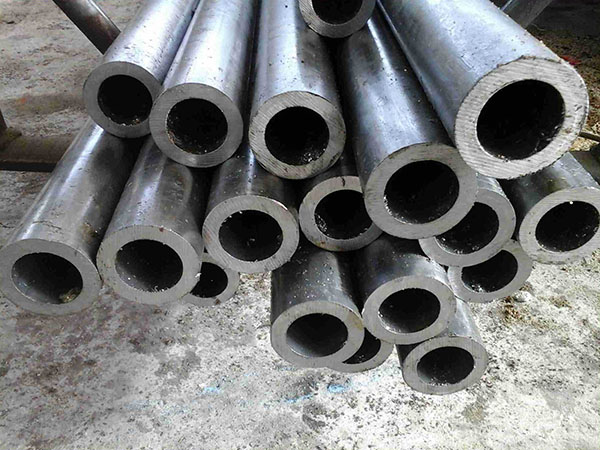 精密無(wú)縫鋼管是一種什么類型的材質(zhì)？